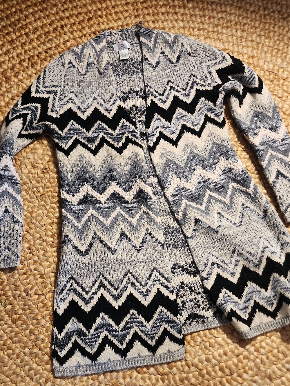 Chevron Open-Front Cardigan in Black and Gray